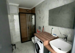 شقة جديدة  - غرفة وصالة مفروشة -ضمن مجمع - في محمودلار / الانيا 