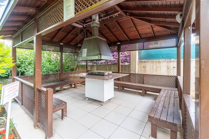 خلف مول الانيوم - شقة غرفة وصالة مفروشة - مجمع فاخر - في جيكجلي / الانيا 