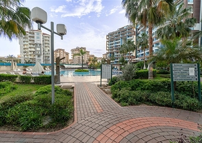 خلف مول الانيوم - شقة غرفة وصالة مفروشة - مجمع فاخر - في جيكجلي / الانيا 