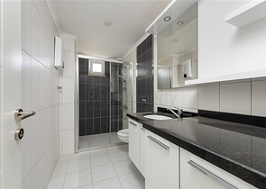 ضمن مجمع سكني عائلي - شقة غرفتين وصالة مفروشة - في افسلار / الانيا 