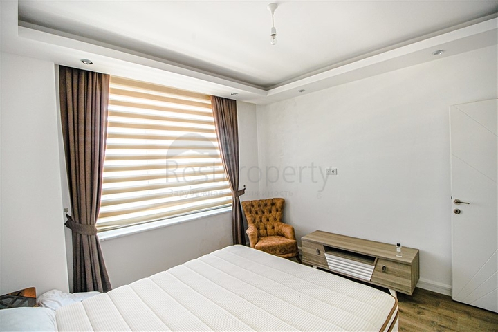 مجمع انيق على شارع بارباروس - غرفة وصالة -في محمودلار/ الانيا 