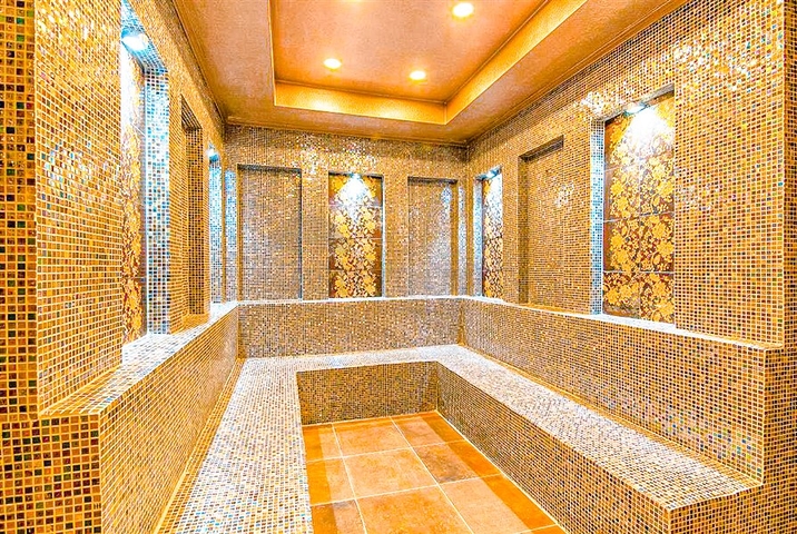 مجمع انيق على شارع بارباروس - غرفة وصالة -في محمودلار/ الانيا 