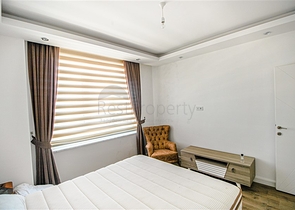 مجمع انيق على شارع بارباروس - غرفة وصالة -في محمودلار/ الانيا 