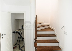 مجمع انيق على شارع بارباروس - غرفة وصالة -في محمودلار/ الانيا 