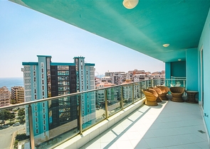 مجمع انيق على شارع بارباروس - غرفة وصالة -في محمودلار/ الانيا 