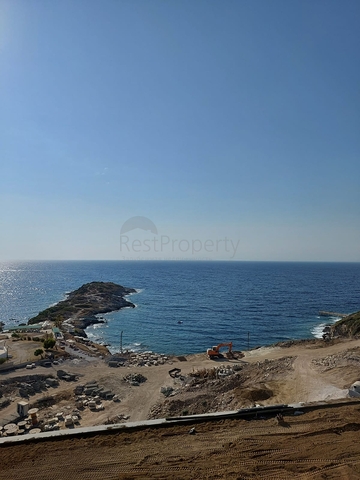 يقع المشروع على الساحل الأول في منطقة ياليكافاك