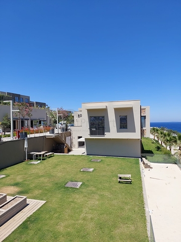 يقع المشروع على الساحل الأول في منطقة ياليكافاك