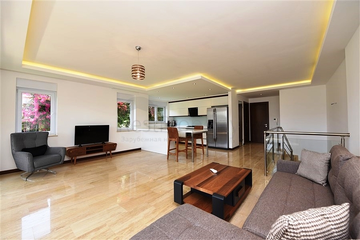 حديقة دوبلكس بالقرب من البحر في كوناكلي