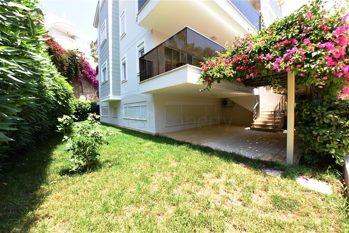 حديقة دوبلكس بالقرب من البحر في كوناكلي