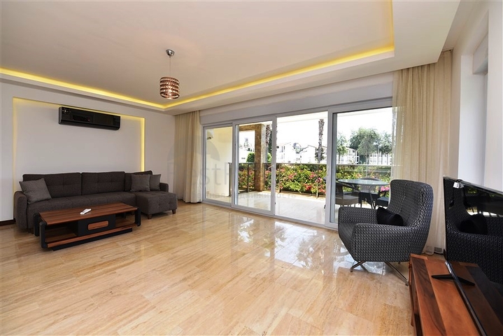 حديقة دوبلكس بالقرب من البحر في كوناكلي