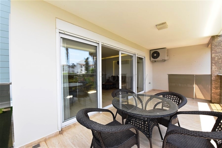 حديقة دوبلكس بالقرب من البحر في كوناكلي