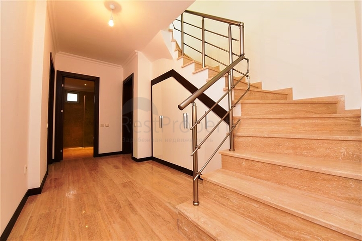 حديقة دوبلكس بالقرب من البحر في كوناكلي