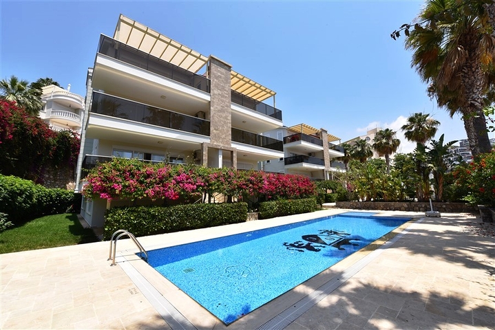 حديقة دوبلكس بالقرب من البحر في كوناكلي