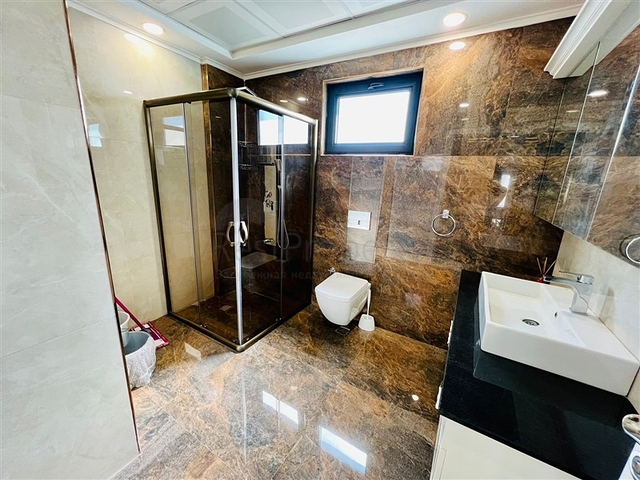 اطلالة بحر - مجمع فاخر - شقة 2 غرفة وصالة - جديدة - في كارجي جاك / الانيا 