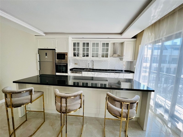 اطلالة بحر - مجمع فاخر - شقة 2 غرفة وصالة - جديدة - في كارجي جاك / الانيا 