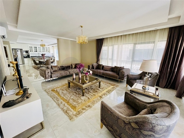 اطلالة بحر - مجمع فاخر - شقة 2 غرفة وصالة - جديدة - في كارجي جاك / الانيا 