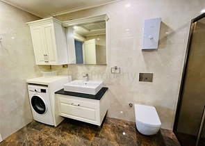 اطلالة بحر - مجمع فاخر - شقة 2 غرفة وصالة - جديدة - في كارجي جاك / الانيا 