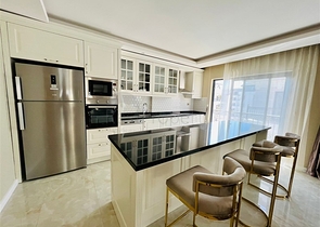 اطلالة بحر - مجمع فاخر - شقة 2 غرفة وصالة - جديدة - في كارجي جاك / الانيا 