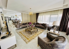 اطلالة بحر - مجمع فاخر - شقة 2 غرفة وصالة - جديدة - في كارجي جاك / الانيا 