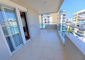 شقة فسيحة 2 + 1 على بعد 500 متر من البحر