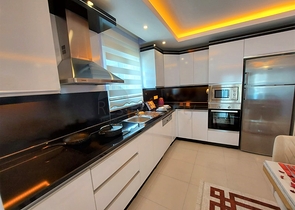 شقة فسيحة 2 + 1 على بعد 500 متر من البحر