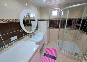 شقة فسيحة 2 + 1 على بعد 500 متر من البحر