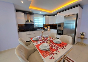 شقة فسيحة 2 + 1 على بعد 500 متر من البحر