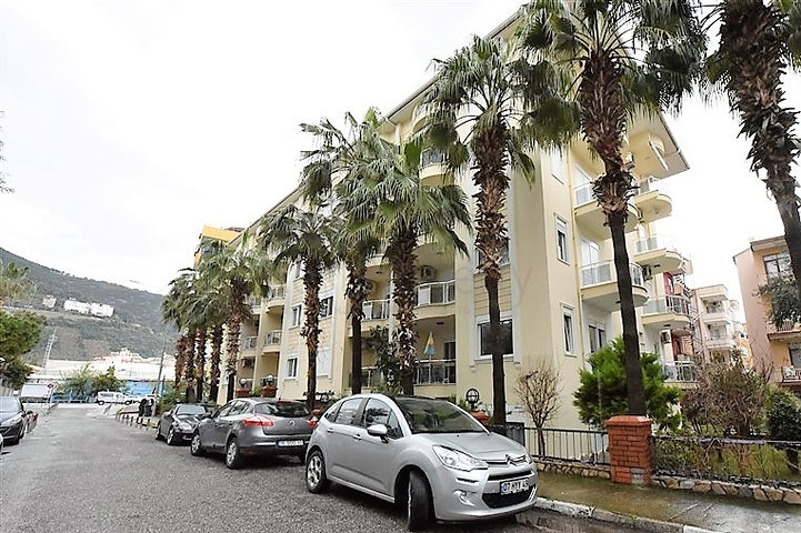 شقة 1+1 في وسط ألانيا 