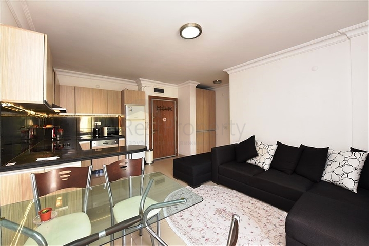 شقة 1+1 في وسط ألانيا 