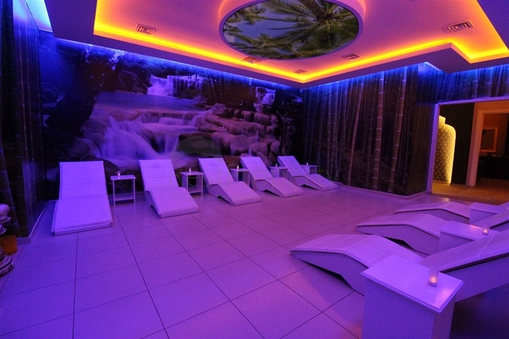 شقة غرفة وصالة مفروشة - ضمن مجمع حديث - في محمودلار / الانيا 