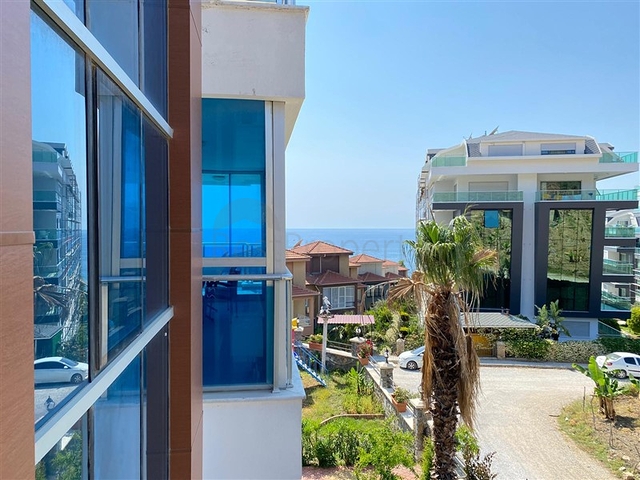 شقة اطلالة بحر في الانيا - دوبلكس مفروشة -ضمن مجمع سكني -كارجي جاك / الانيا 