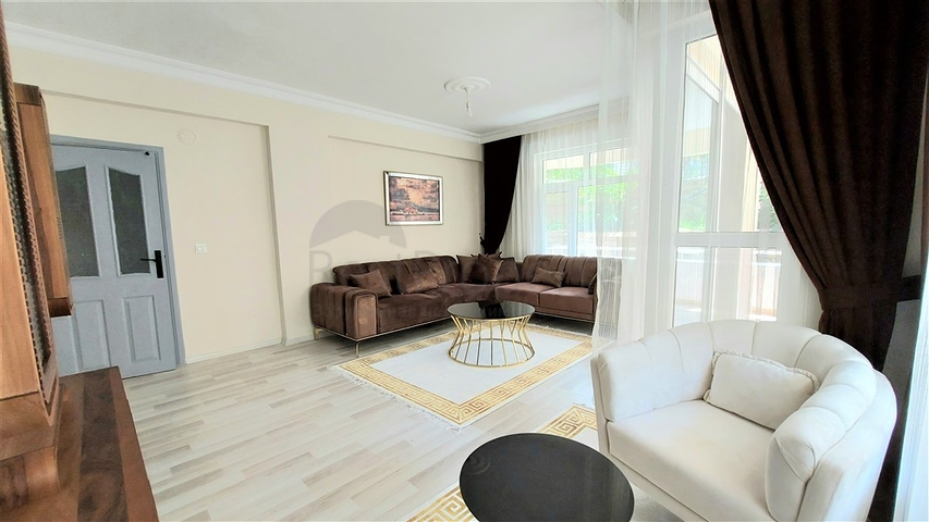 شقة واسعة 3 غرف وصالة -مفروشة -في محمودلار / الانيا 