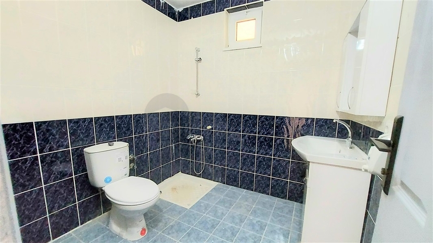 شقة واسعة 3 غرف وصالة -مفروشة -في محمودلار / الانيا 