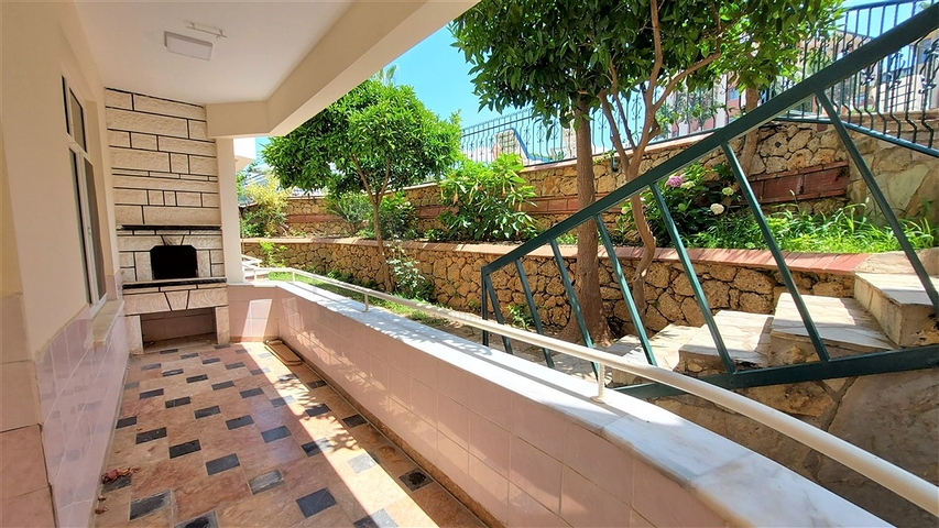 شقة واسعة 3 غرف وصالة -مفروشة -في محمودلار / الانيا 