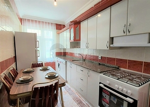 شقة واسعة 3 غرف وصالة -مفروشة -في محمودلار / الانيا 