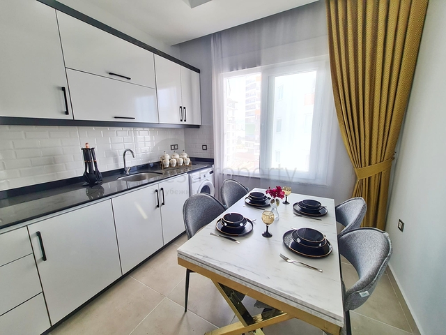 شقة غرفة وصالة - ضمن مجمع سكني جديد - في محمودلار / الانيا 