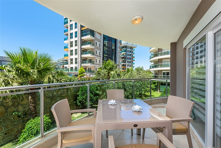 ضمن مجمع سكني عائلي - شقة غرفتين وصالة مفروشة - في افسلار / الانيا 