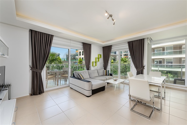 ضمن مجمع سكني عائلي - شقة غرفتين وصالة مفروشة - في افسلار / الانيا 