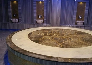 ضمن مجمع سكني عائلي - شقة غرفتين وصالة مفروشة - في افسلار / الانيا 