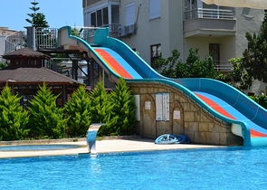 شقة 2+1 مطلة على البحر في منطقة محمودلار