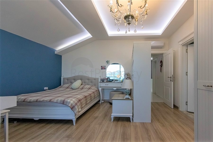 بنتهاوس 3+1 في منطقة محمودلار