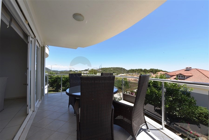 شقة 2+1 مطلة على البحر