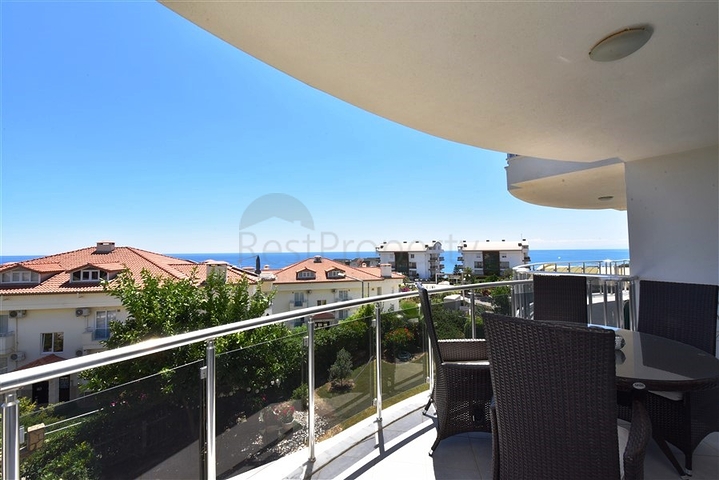 شقة 2+1 مطلة على البحر