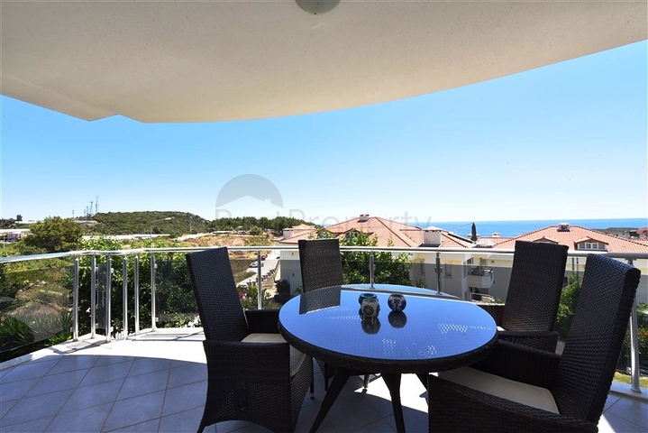 شقة 2+1 مطلة على البحر