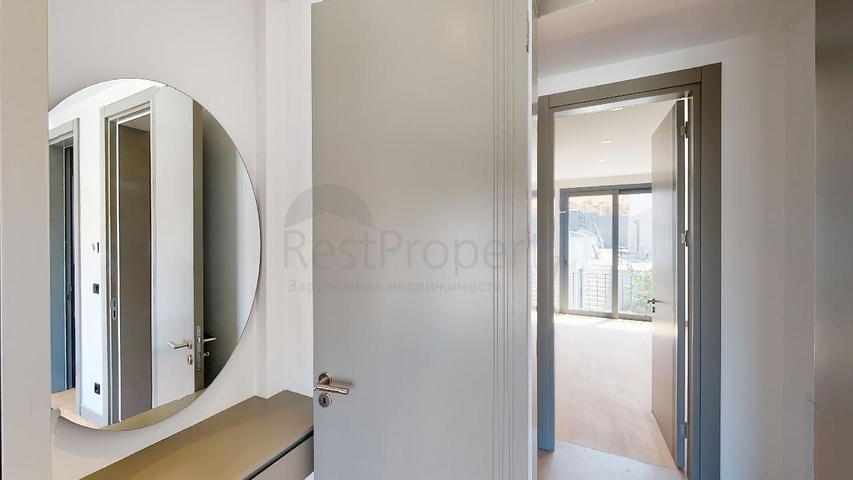 فيلات منعزلة مطلة على البحر