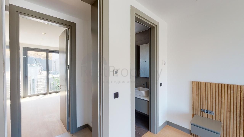 فيلات منعزلة مطلة على البحر