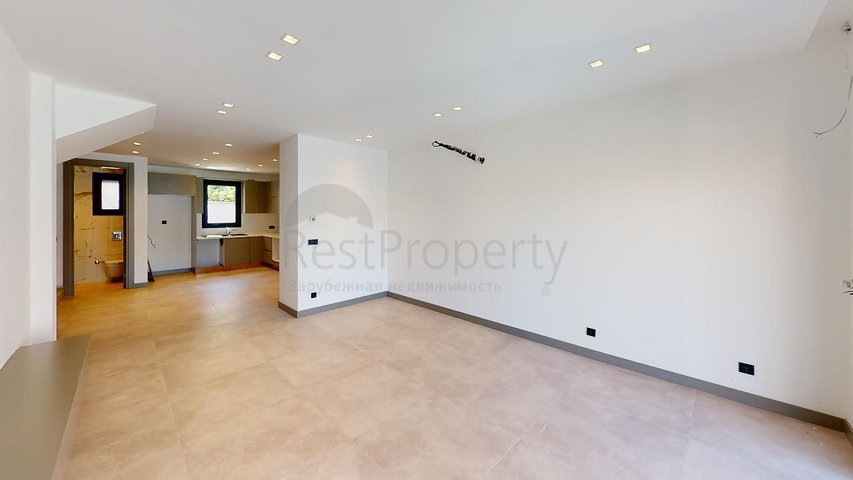 فيلات منعزلة مطلة على البحر