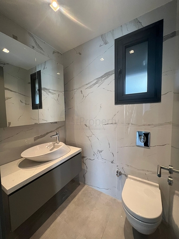 فيلات منعزلة مطلة على البحر