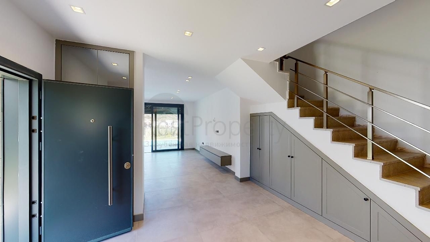 فيلات منعزلة مطلة على البحر