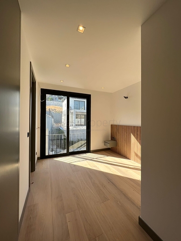 فيلات منعزلة مطلة على البحر